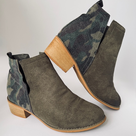 Stylish Olive Ankle Boots with Camouflage Detail - Picture 8 of 8
